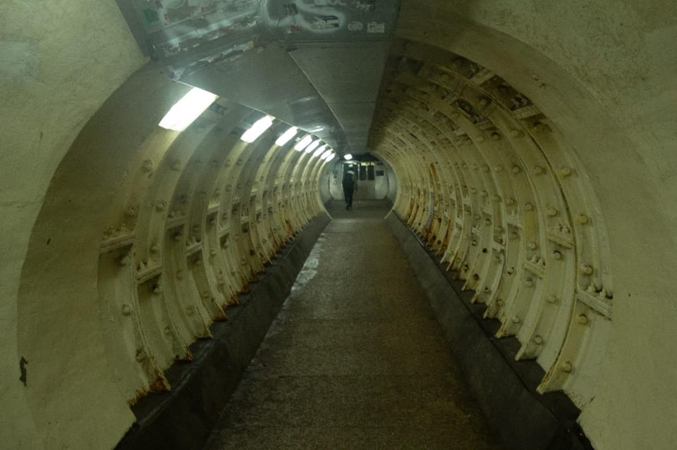 Ghosts of Greenwich: London's Haunted Walking Tour - Greenwich Theatre and St Alfege Church: the ending with a little air to breathe
