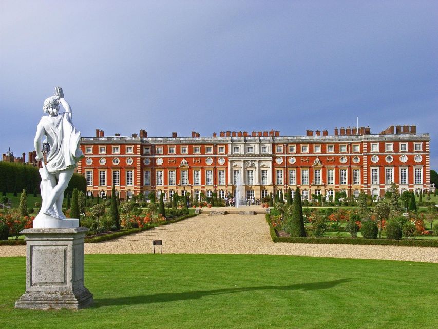 Hampton Court Palace Private tour With Fast Track Entry - Chauffeur pickup from Soho to Hampton Court: smooth start, smart context