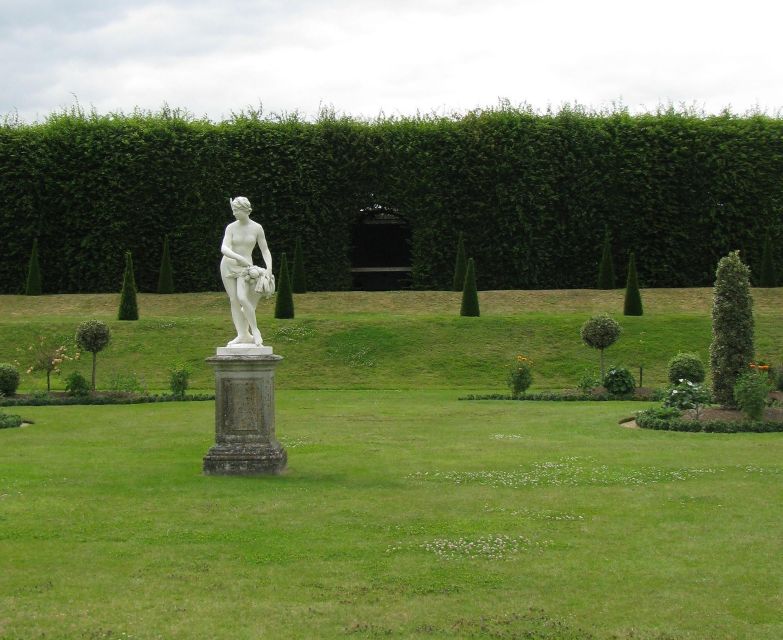 Hampton Court Palace Private tour With Fast Track Entry - Practical logistics that affect your day (pickup, timing, and meals)