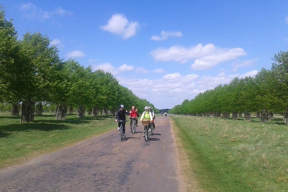 Hampton Court Palace: River Thames Bike Tour - Richmond Train Station start: why the meeting point matters