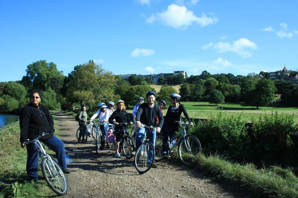 Hampton Court Palace: River Thames Bike Tour - Getting to Hampton Court around 13:00–13:30