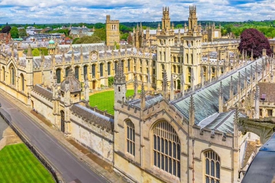 Harry Potter Bodleian Library, Oxford and Lacock Tour - Lacock village guided walk: spotting filming locations you can actually recognize