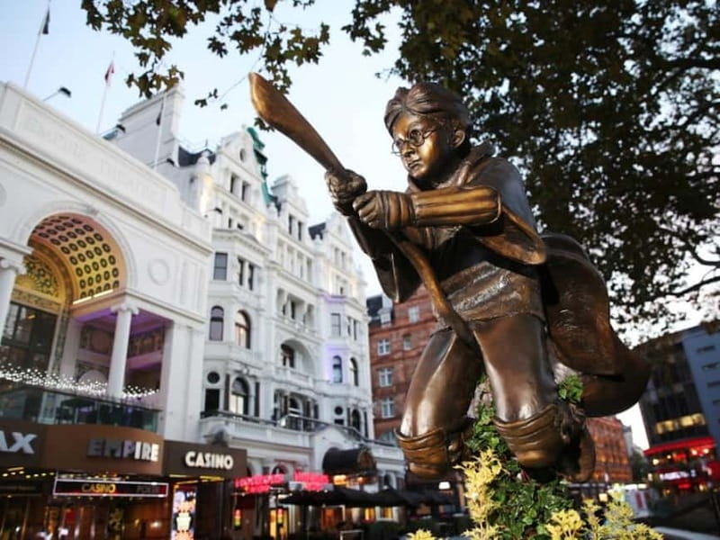 Harry Potter in full in Spanish all over London! - 4 Hours, Small Group, and the Two-Stage Metro Reality