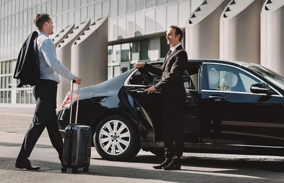 Heathrow to London taxi- Private, Comfortable Punctual. - Why This Heathrow-to-London Taxi Feels Less Like a Transfer