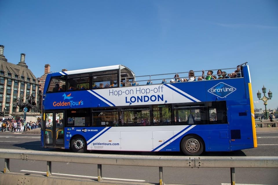 Hop-on Hop-off London Bus Tour & The London Dungeon - A single ticket day: bus sights plus a timed Dungeon slot