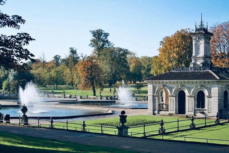 Iconic London Running Tour - Buckingham Palace and Green Park: the royal corridor effect