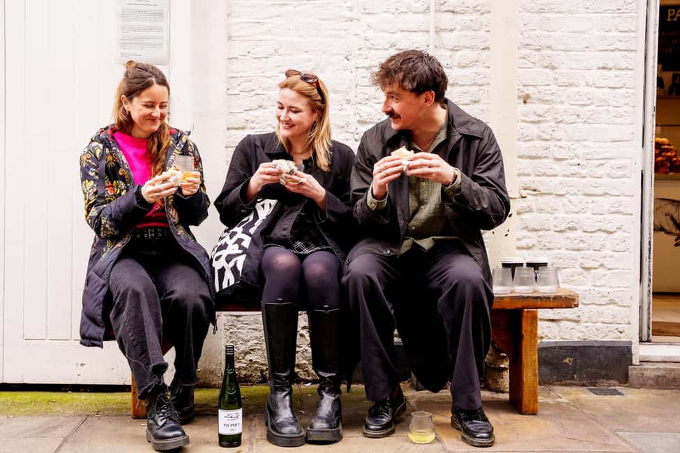 Local Foodie Adventure in London: 10+dishes, drinks and more - First guided stretch and Neal’s Yard tastings: building appetite the smart way