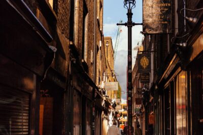 London: 2.5-Hour Off the Beaten Track Private City Tour - Starting at Savoy Cafe & Kitchen: setting yourself up for the route