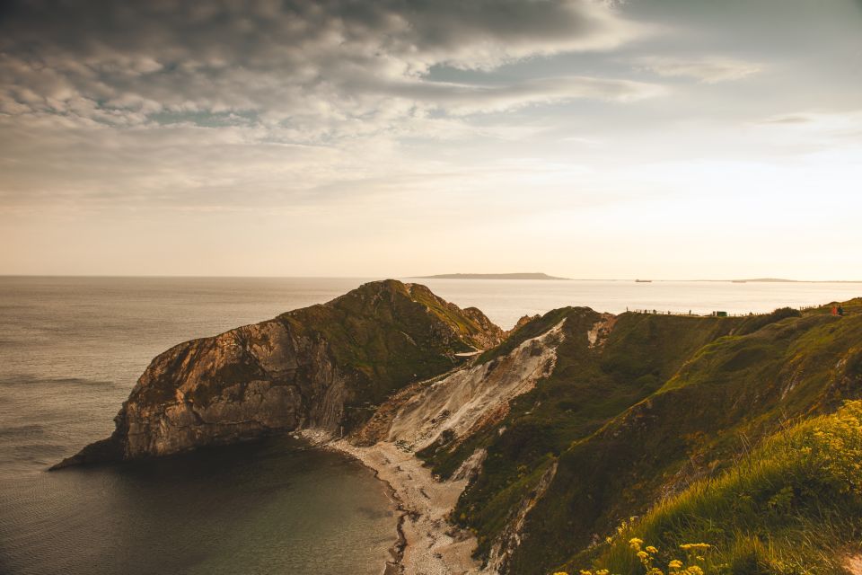 London: 3-Day Stonehenge, Bath & South West Coast Tour - Exeter as Your Base: Roman Walls to Quayside Views