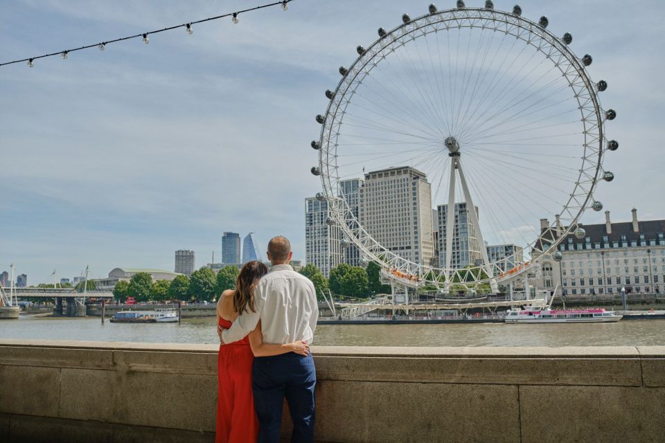 London: 30min PRIVATE Professional Westminster Photo Shoot - Where the session starts: Westminster Station’s Nero Cafe