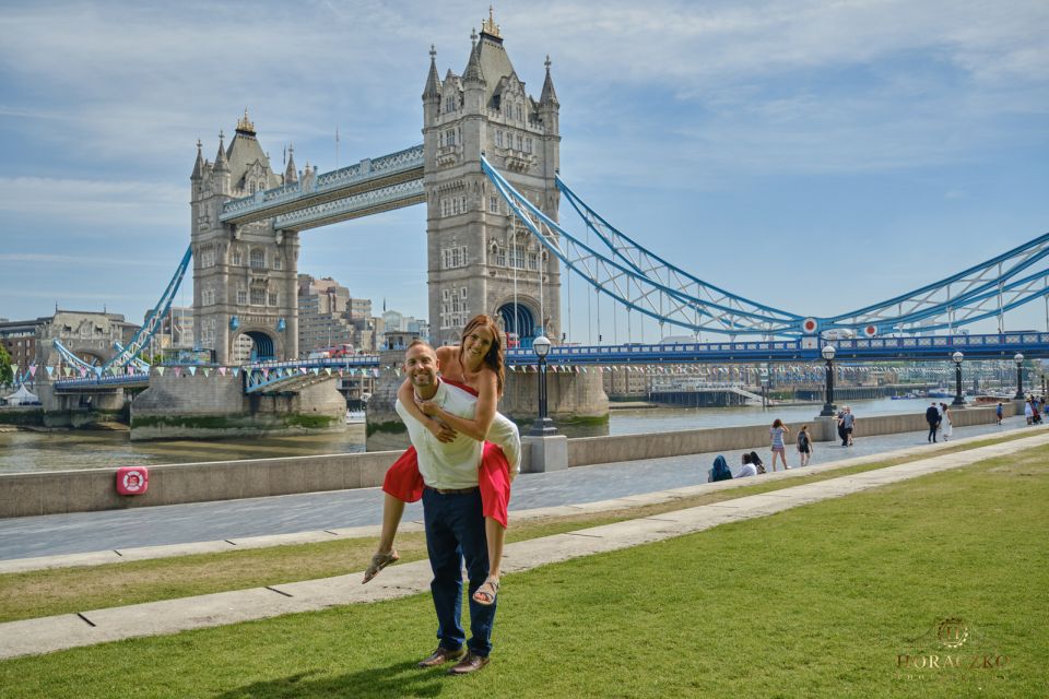 London 60min PRIVATE Personal Vacation & Travel Photographer - Meeting at The Ivy Tower Bridge: Quick start, low stress