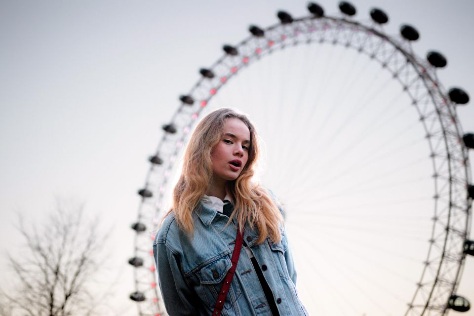 London: A Unique Photoshoot Experience at Famous Sites - Timing, Weather, and Buying Extra Shots