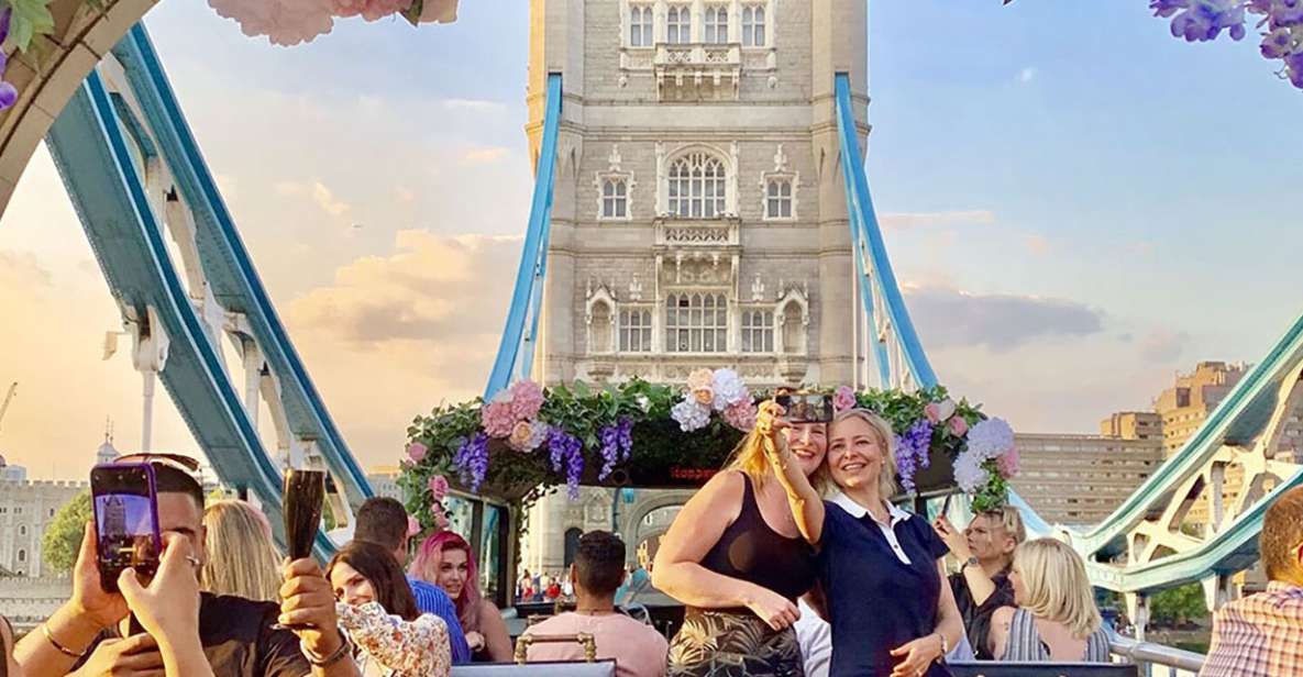 London: Bar Bus Tour by Tootbus - What timing and boarding rules mean for your night