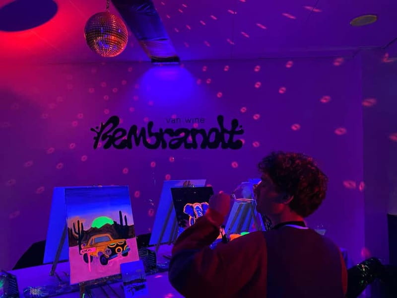 London: Bottomless Sip & Paint in the Dark - Key things to know before you go