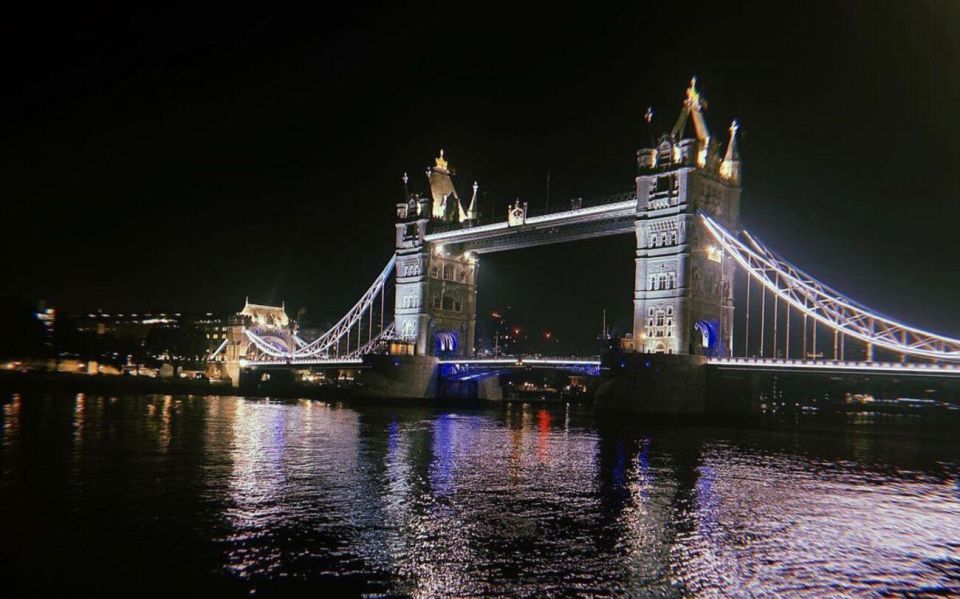London Bridges Night Time Light Private Tour - From Hotel Doorstep to the River: Pickup and Private Pace