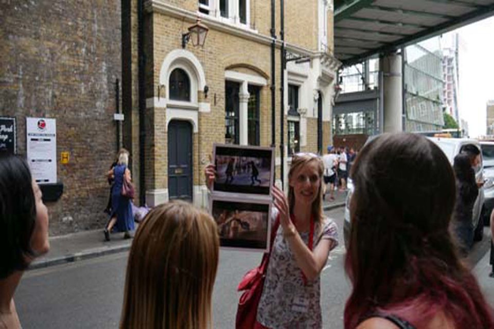 London: Bridget Jones 2–Hour Walking Tour - Pacing over two hours: how to make the walk comfortable