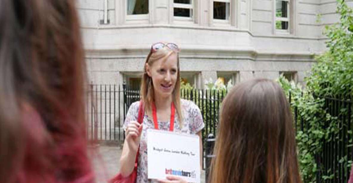 London: Bridget Jones 2–Hour Walking Tour - The apartment door photo stop: small moment, big payoff