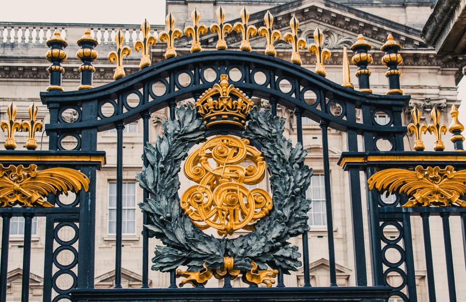 London: Buckingham Palace and Changing of the Guards Tour - What’s included vs. what you should plan separately
