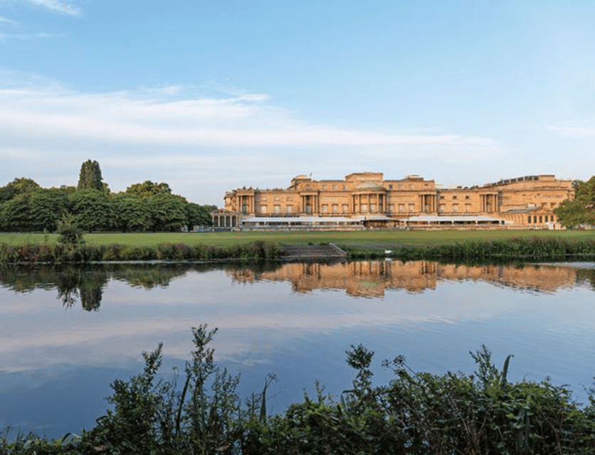 London: Buckingham Palace and Royal London Walking Tour - The Royal Details You Hear on the Streets (Not Just the Postcards)