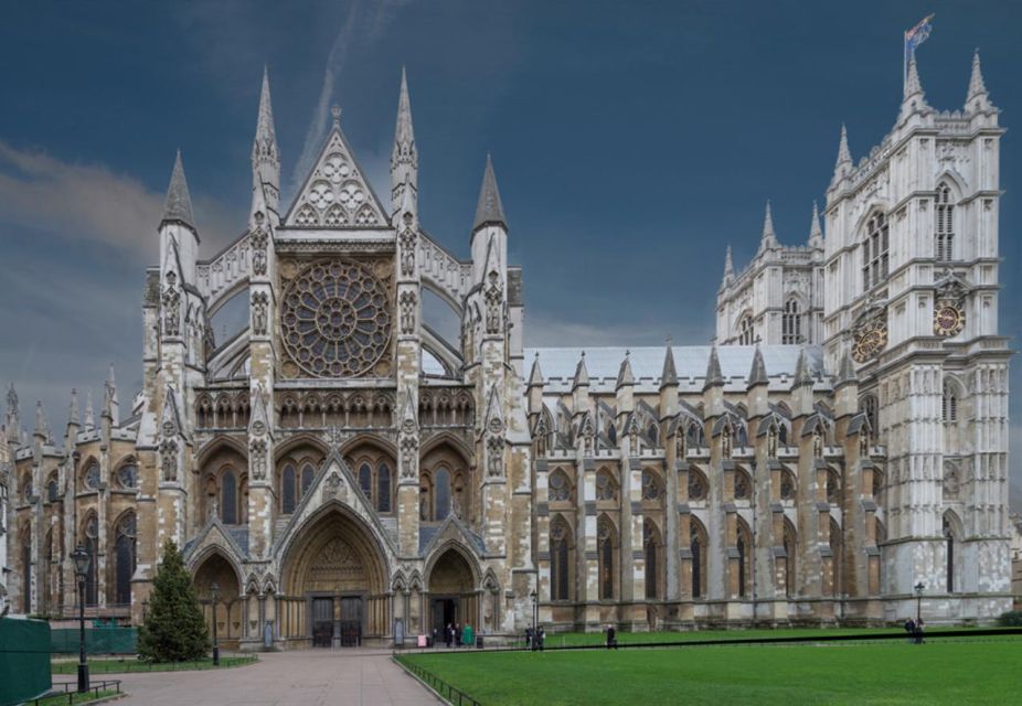 London: Buckingham Palace & Big Ben & Abbey Private Tour - The Westminster sweep you can actually finish in 6 hours