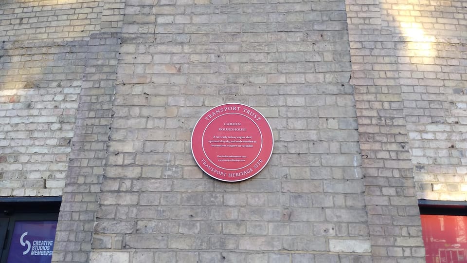 London: Camden Rock and Roll Music Walking Tour - Amy Winehouse: from the flat stop to the Hawley Arms