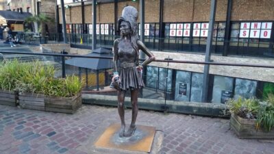 London: Camden Town Amy Winehouse Tour - Start at Chalk Farm: The Easy Two-Hour Rhythm