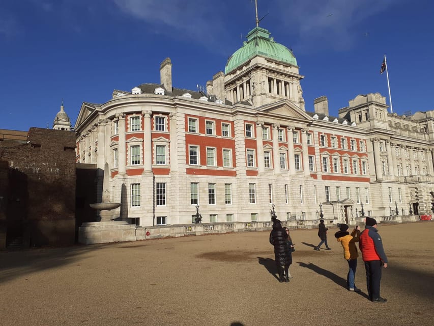 London: Central London Outdoor Tour - Outdoor tour reality: weather, crowds, and walking comfort