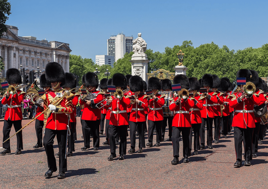 London: Changing of the Guard and Royal Palaces Walking Tour - Buckingham Palace Balcony Views: Best Way to See the Icon Without Tickets