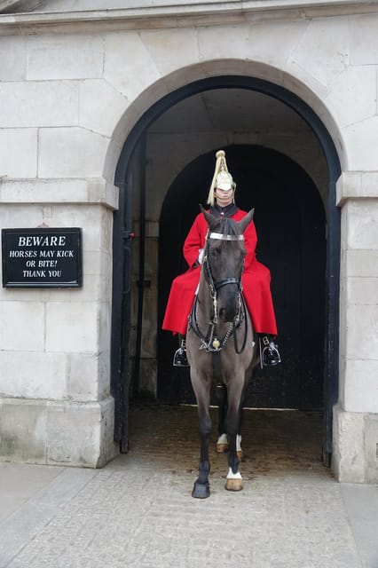 London: Changing of the Guard Guided Tour Experience - Buckingham Palace to Clarence House: March Precision, Iconic Photos, and the Red Tunics