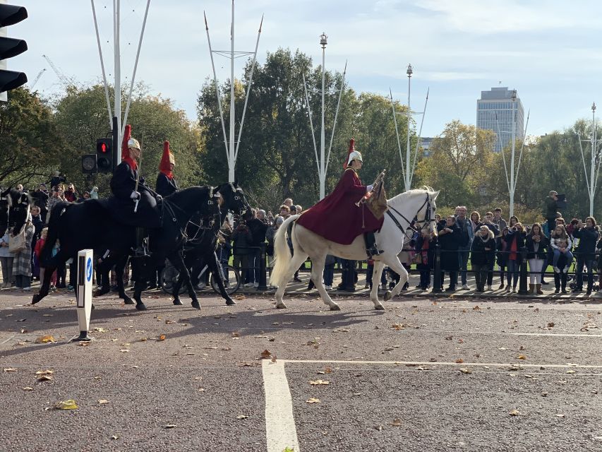 London: Changing of the Guard Private Group or Family Tour - Practical tips so the ceremony doesn’t feel like work