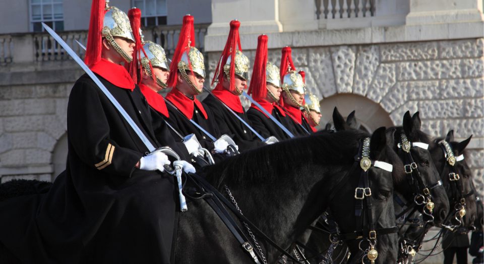 London: Changing of the Guard Tour at Buckingham Palace - Key highlights you’ll actually feel on the ground