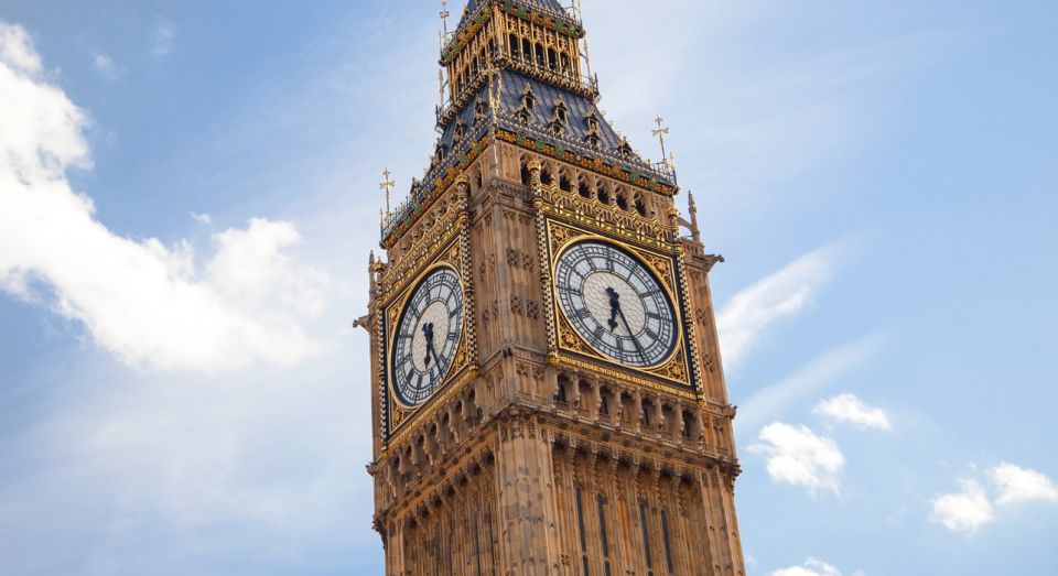 London: Changing of the Guard Tour at Buckingham Palace - St James’s Palace and Clarence House: what you’re really learning