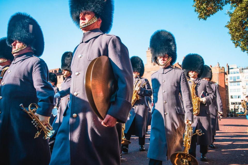 London: Changing of the Guard & Westminster Abbey - Meeting at the Ritz: get your bearings fast
