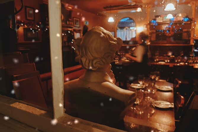 London Christmas Carol & Charles Dickens Small Group Walking Tour - Why this Dickens-and-Christmas walk feels different