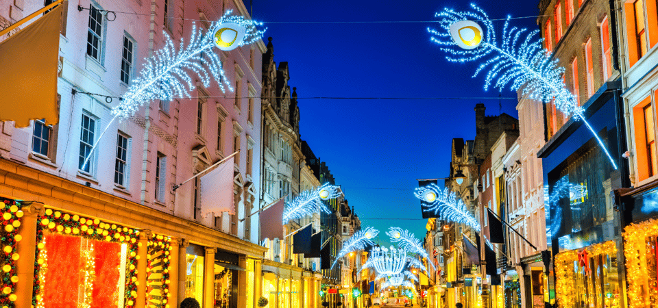London: Christmas Lights Self Guided Walking Tour - Key Things That Make This Christmas Lights Walk Worth Your Time