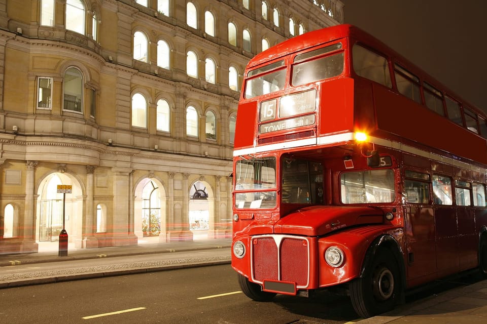 London: Christmas Lights Tour by Vintage Double-Decker Bus - Big Ben and the Palace of Westminster from Nighttime Sightlines