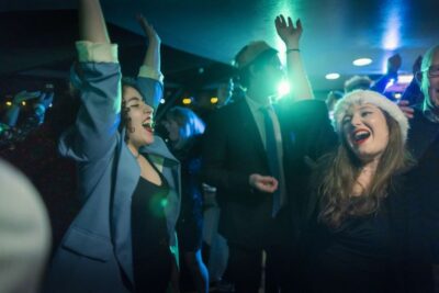 London: Christmas Party Dinner Cruise - Tower Pier to Canary Wharf: The 4-Hour Sightseeing Route