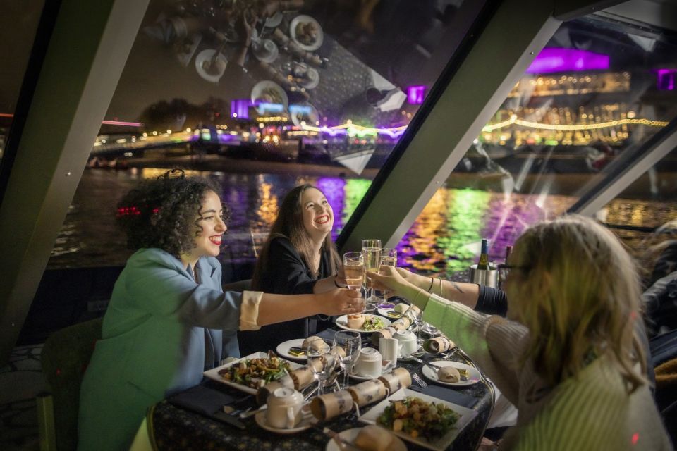 London: Christmas Party Dinner Cruise - Dress Code, Tables of 10, and the Social Vibe