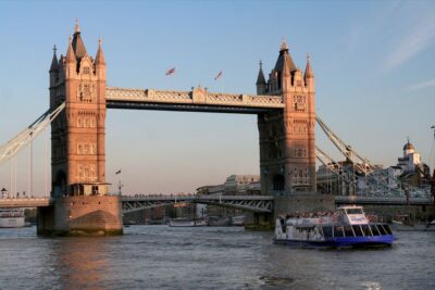 London: City Tour with River Cruise & London Eye - Victoria Coach Station meeting point: what to do first