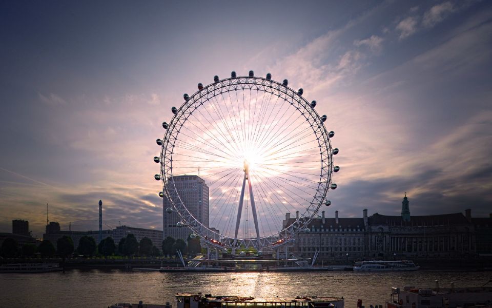 London: City Tour with River Cruise & London Eye - London Eye with a set time: panoramic fun with a tight clock