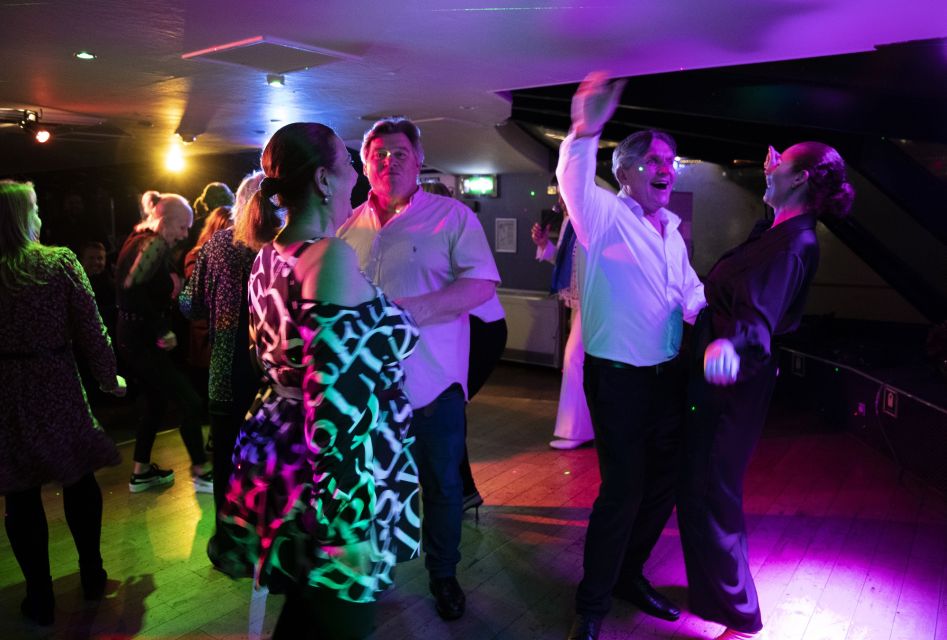 London: Dinner Cruise with Elvis Tribute on the Thames River - Should You Book the London Elvis Dinner Cruise?
