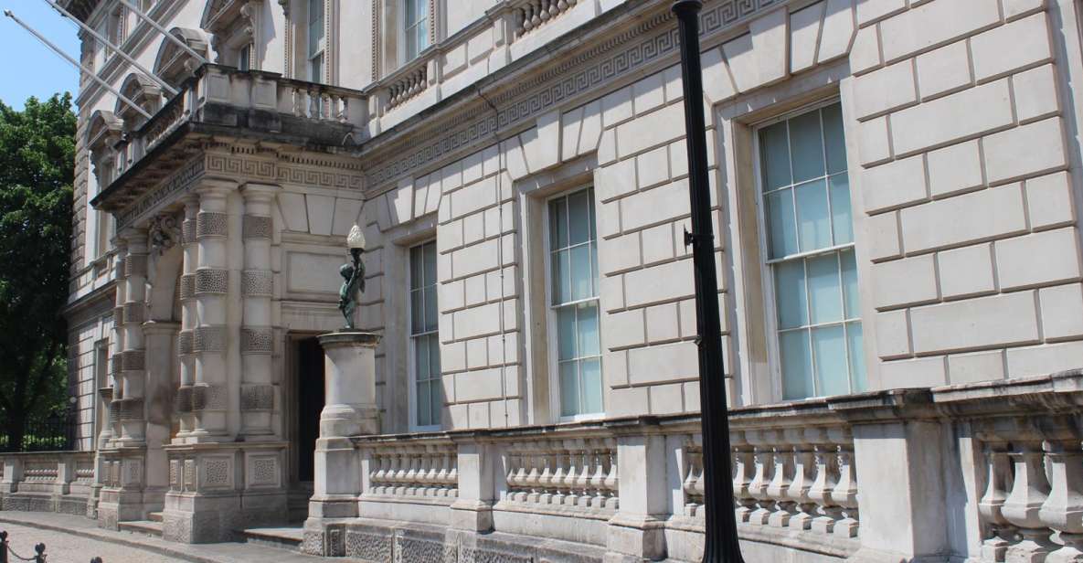 London: Downton Abbey Guided Walking Tour - Crawley’s London Residence and the Restaurant with Gregson