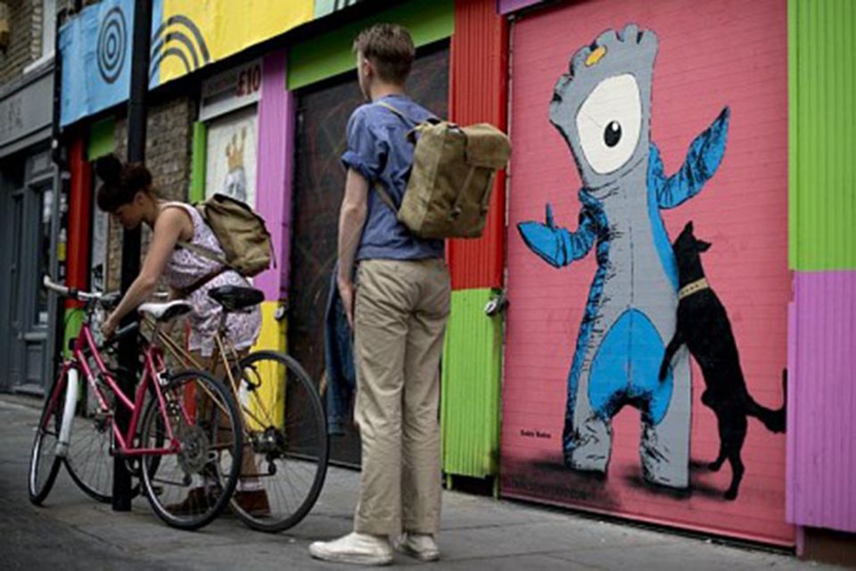 London East End - Guided Walking Tour 12 guests 2,5h - From Liverpool Street to Petticoat Lane: the walk starts fast