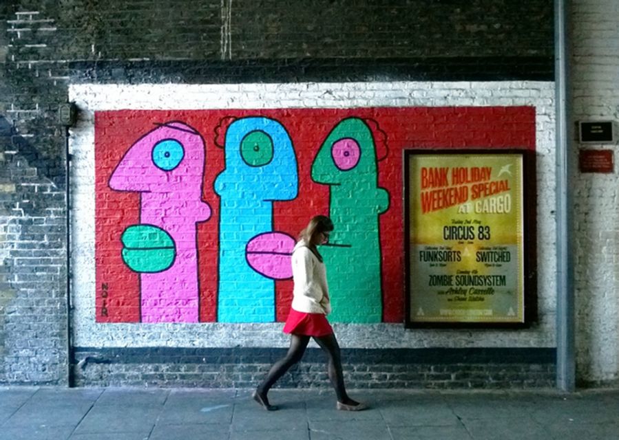 London East End - Guided Walking Tour 12 guests 2,5h - Whitechapel to Brick Lane: the shadows, then the murals