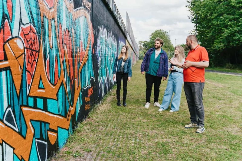 London: East End Instagrammable Street Art & Graffiti Tour - Brick Lane angles and the best way to photograph a wall fast