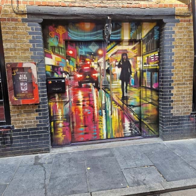 London: East End Instagrammable Street Art & Graffiti Tour - Small stops with big meaning: plaque, Princelet Street, Dray Walk