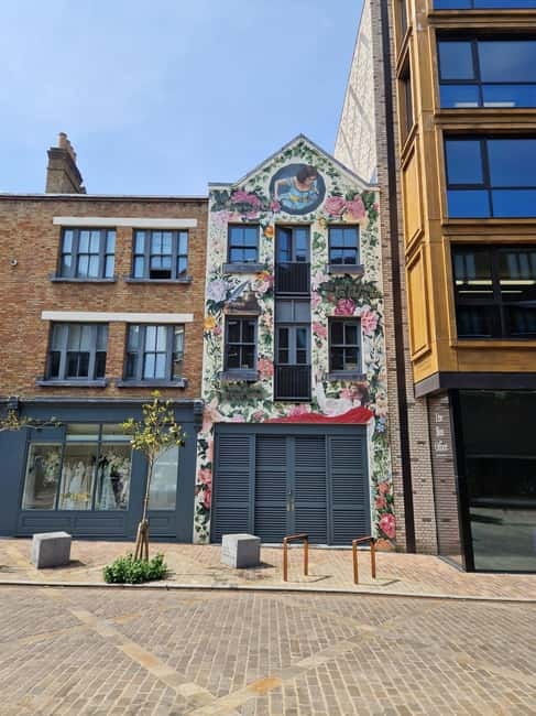 London: East End Instagrammable Street Art & Graffiti Tour - Allen Gardens and 7 Stars Yard: where the walls keep changing