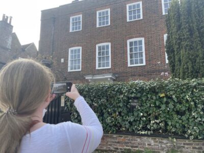 London: George Michael Tour by Black Taxi - Starting at Kingsbury Station: the 4-hour rhythm