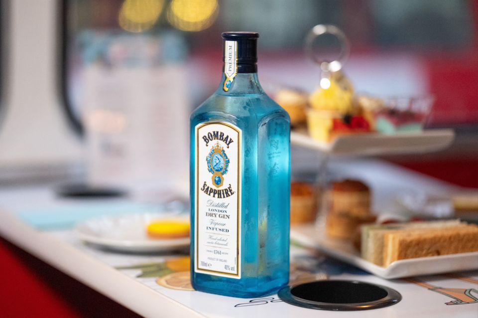 London: Gin and Afternoon Tea Bus Tour with Audio Guide - Gin, Tea, and the Routemaster Factor in Central London