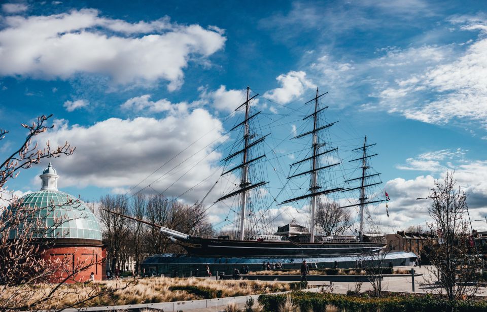 London: Greenwich Highlights Private Tour and Thames Cruise - What the guides bring: pace, humor, and real engagement